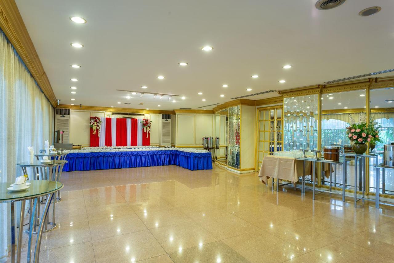 Hotel The Tawana Bangkok Exterior foto